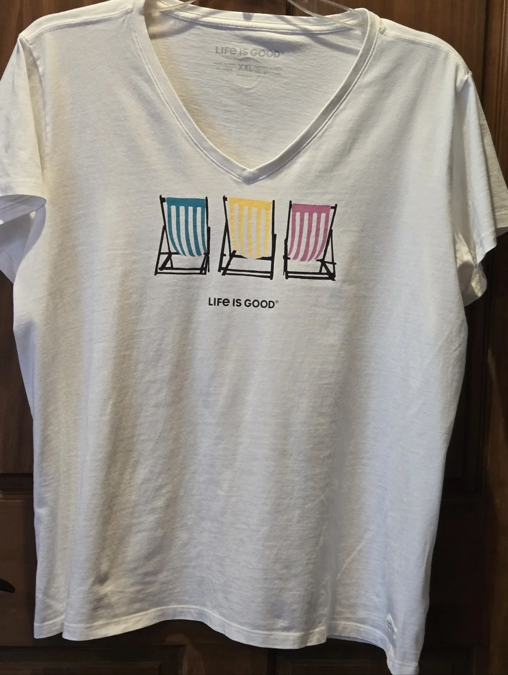 Life Is Good White V-Neck Tee with Beach Chairs - Picture 1 of 7